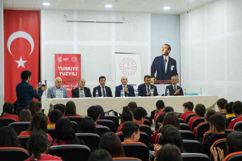 Başkanlar anlattı, öğrenciler dinledi