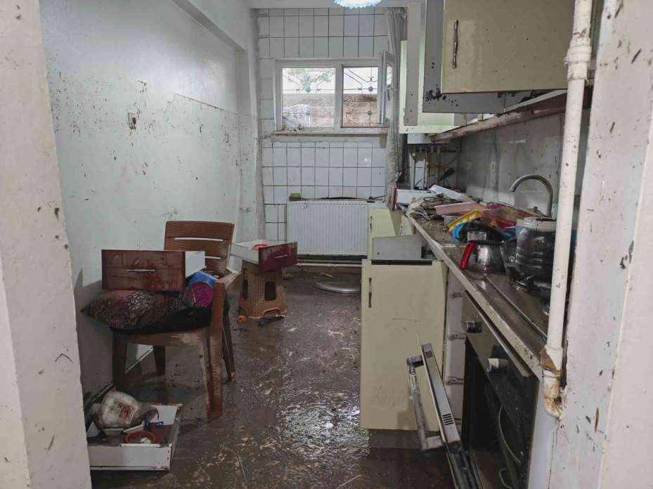 Kayseri’de sağanak yağışta evini su basan vatandaş: "Canımızı zor kurtardık"