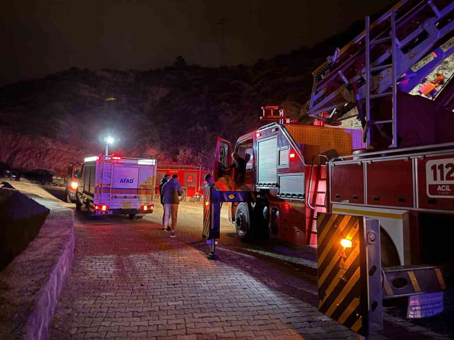 Çankırı Kalesi’nden kayalıklara düştü, ekipler seferber oldu