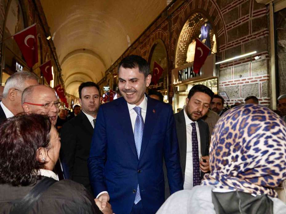 Bakan Kurum, Bursa çarşı esnafını ziyaret etti