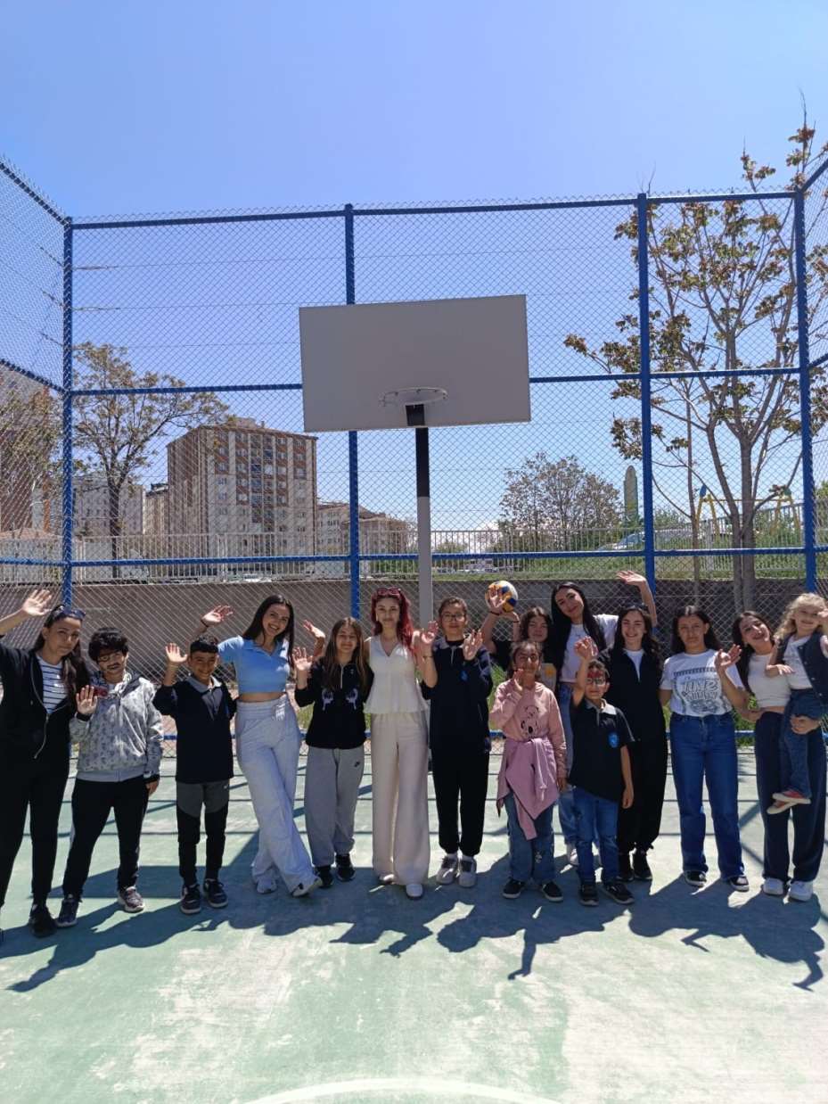 ERÜ’den ‘Bir gün değil, her gün sizinleyiz’ etkinliği