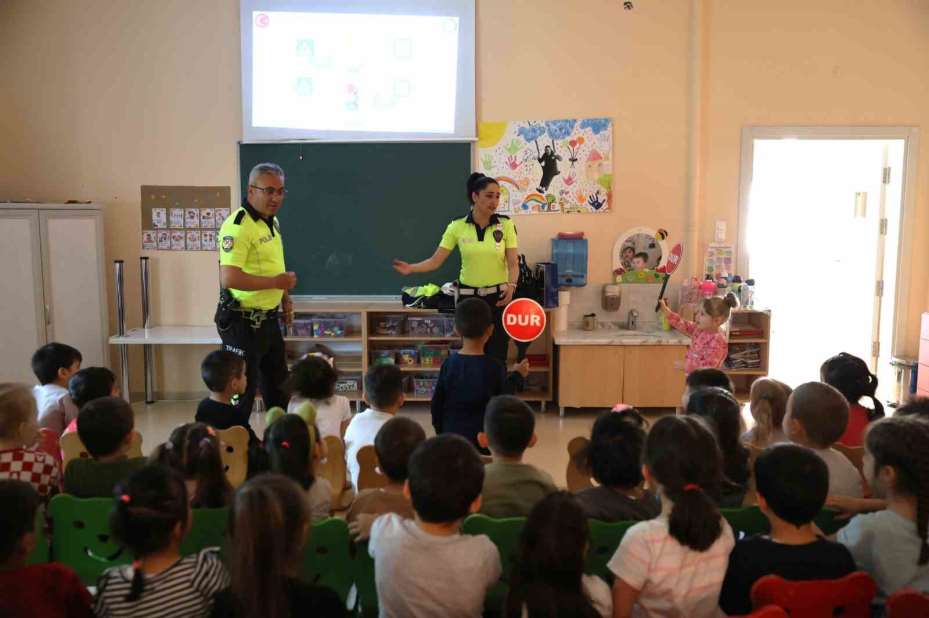 Es Çocuk Evi’nin minikleri trafik dedektifi oldu