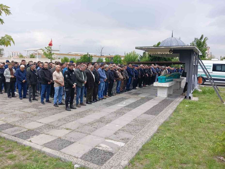 Trafik kazasında oğlu ile birlikte vefat eden öğretmenden geriye sınıfındaki hatıraları kaldı