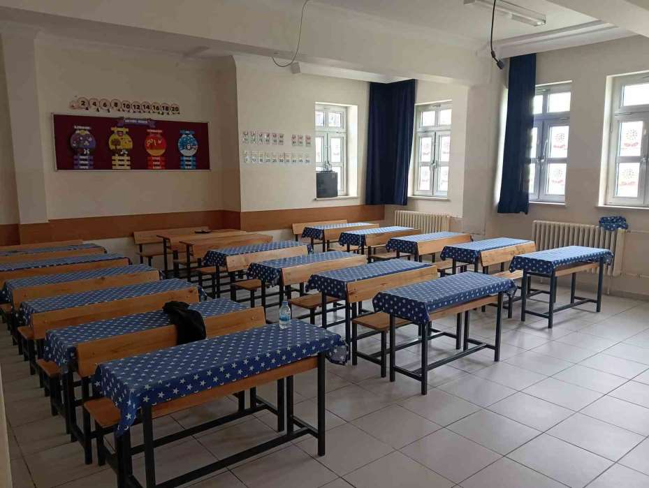 Trafik kazasında oğlu ile birlikte vefat eden öğretmenden geriye sınıfındaki hatıraları kaldı