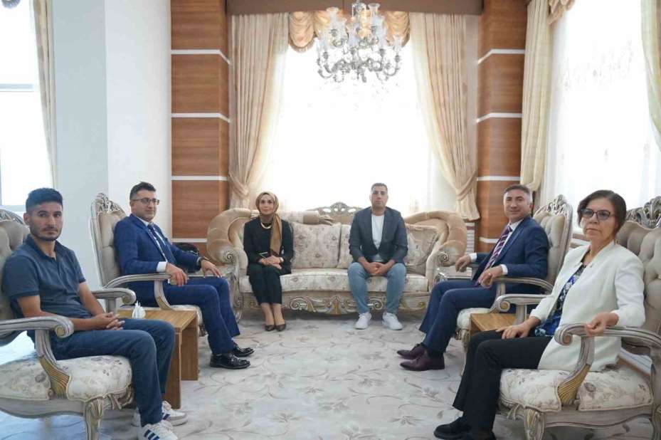 ÜNİPERSEN’den rektörlere ziyaret