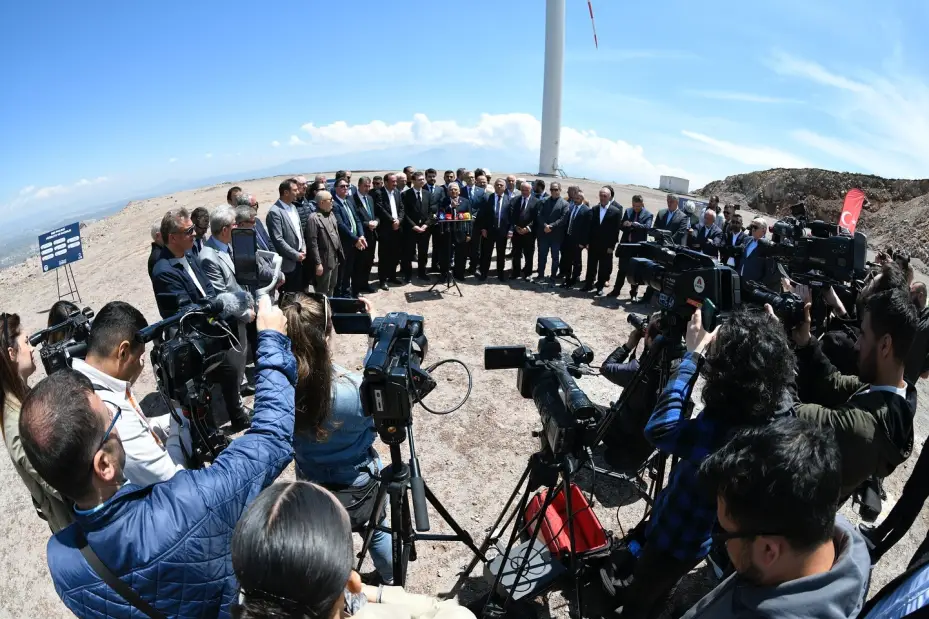 Kayseri’de tramvayların ve elektrikli otobüslerin enerjisi RES’ten üretilecek