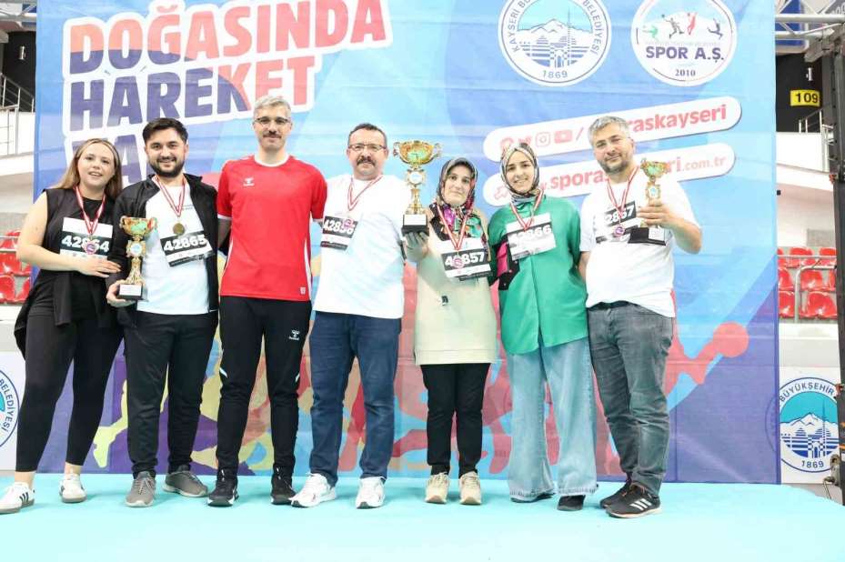 Büyükşehir’in Aile Yılı’na özel etkinliğinde aileler kıyasıya yarıştı