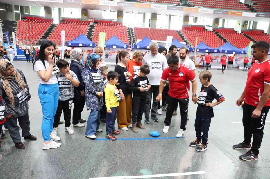 Büyükşehir’in Aile Yılı’na özel etkinliğinde aileler kıyasıya yarıştı