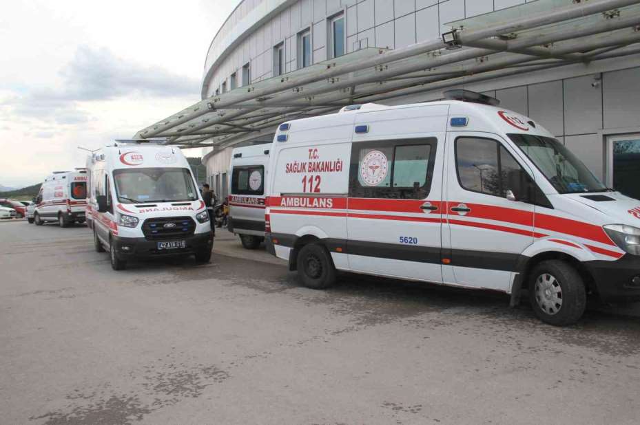 Konya’da yolcu otobüsü devrildi: 13 yaralı