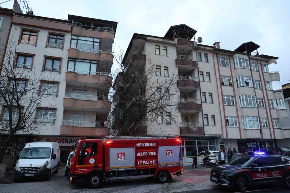 Balkondan düşen kadın hayatını kaybetti