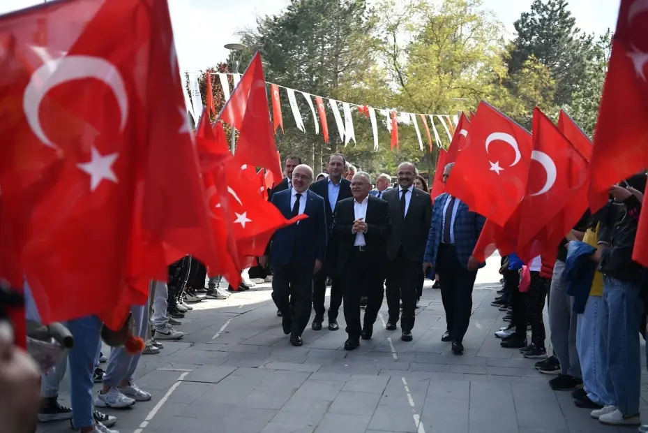 Başkan Büyükkılıç, Genç KAYMEK Yılsonu Programı’nda öğrencileri yalnız bırakmadı