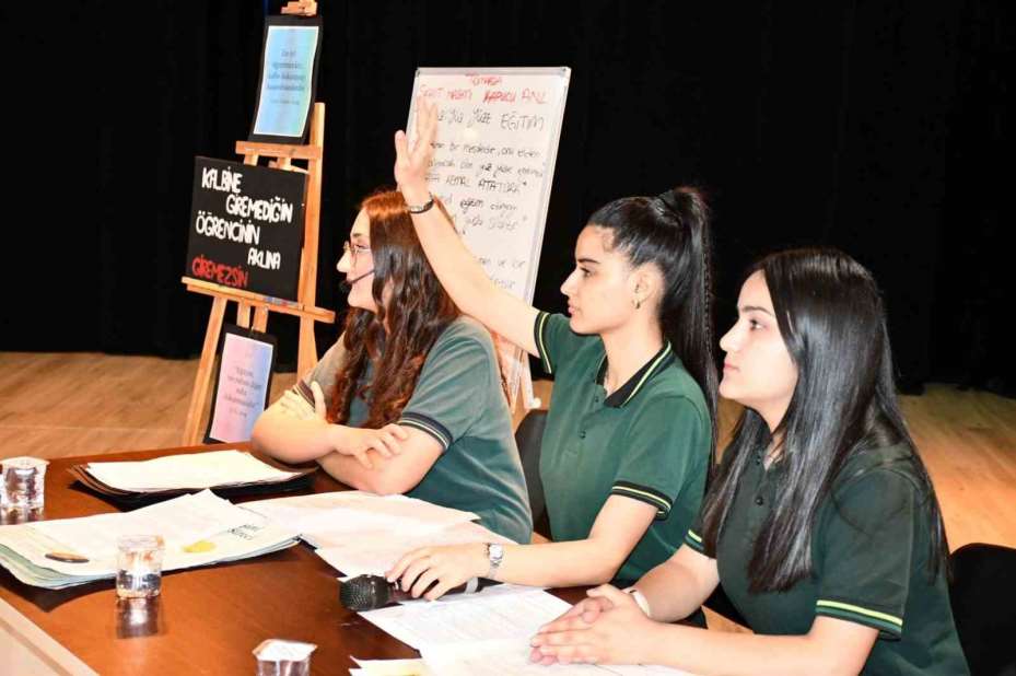 Tomarza Şehit Nazmi Kapucu Anadolu Lisesi il birincisi oldu