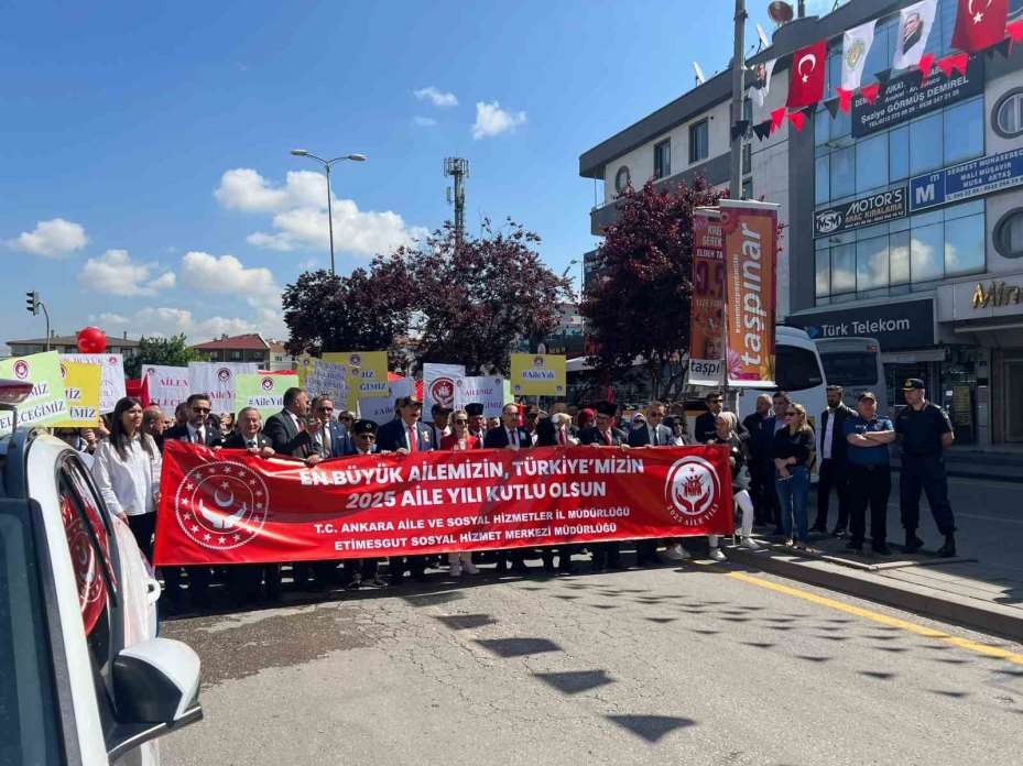 Uluslararası Aile Günü 81 ilde "Aile Yılı Yürüyüşü" ile kutlandı