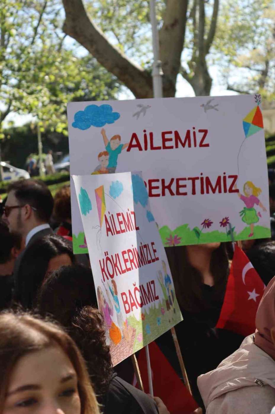 Uluslararası Aile Günü 81 ilde "Aile Yılı Yürüyüşü" ile kutlandı