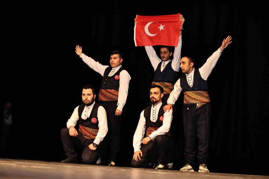 Sivas’ta engeller sahnede aşıldı
