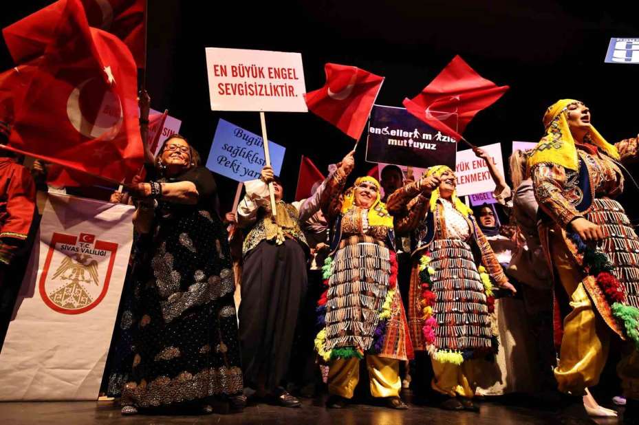 Sivas’ta engeller sahnede aşıldı