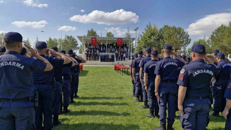 Karaman’da 34 özel birey yemin ederek bir günlük asker oldu