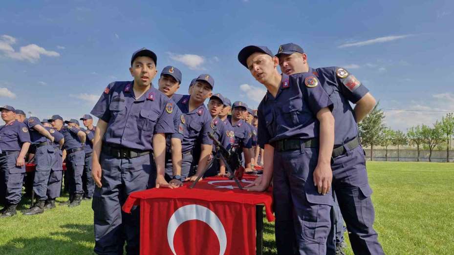 Karaman’da 34 özel birey yemin ederek bir günlük asker oldu