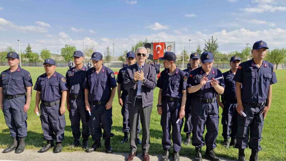 Karaman’da 34 özel birey yemin ederek bir günlük asker oldu