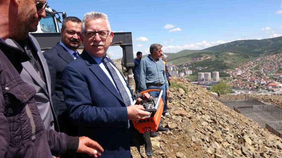 Nohutlu Tepe’de bungalov otelin temeli atıldı