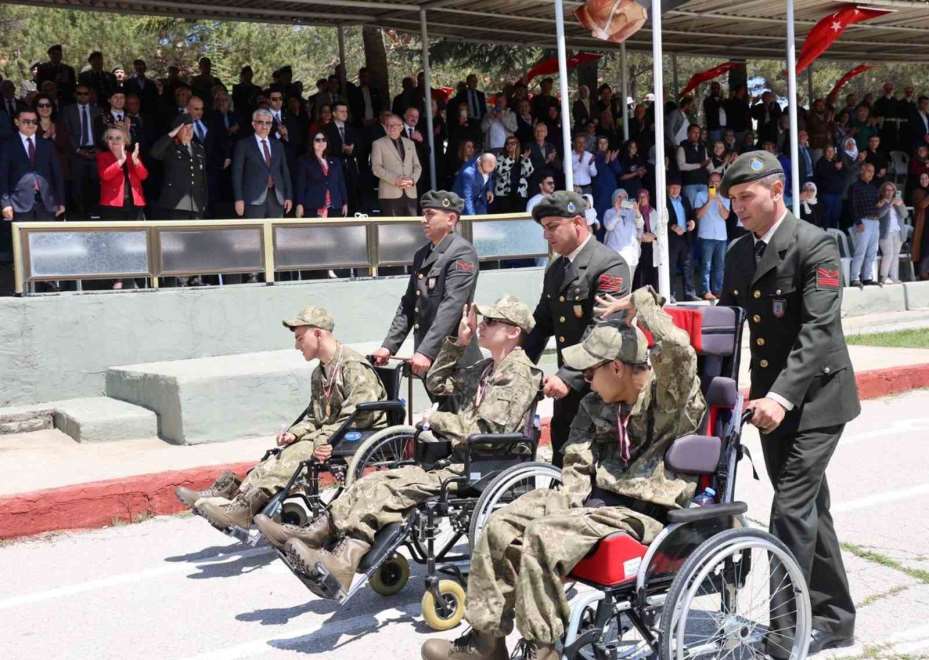 Kırıkkale’de engelliler bir günlük askerlik sevinci yaşadı