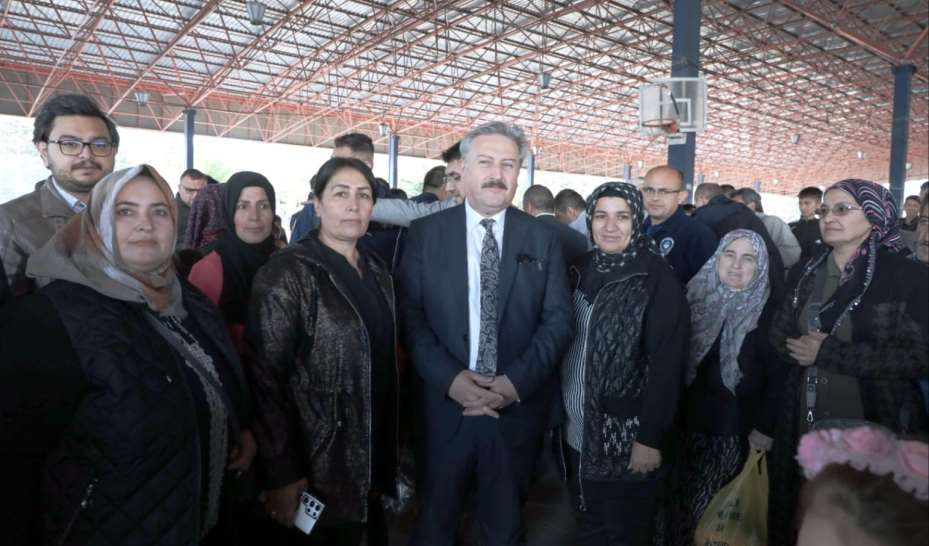 Başkan Palancıoğlu makamını Yıldırım Beyazıt Mahallesi’ne taşıdı