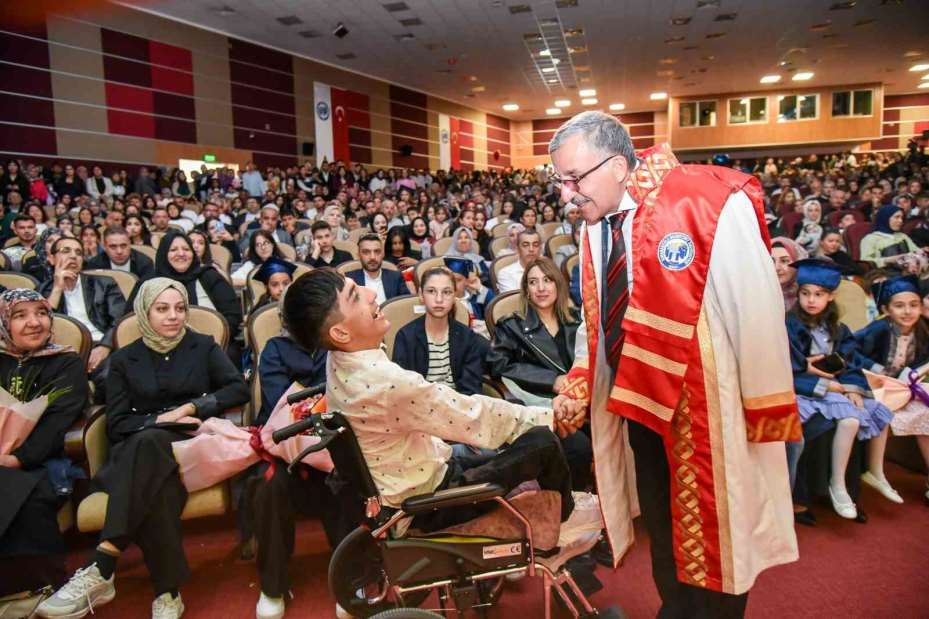 KMÜ’de ilk mezuniyet heyecanı