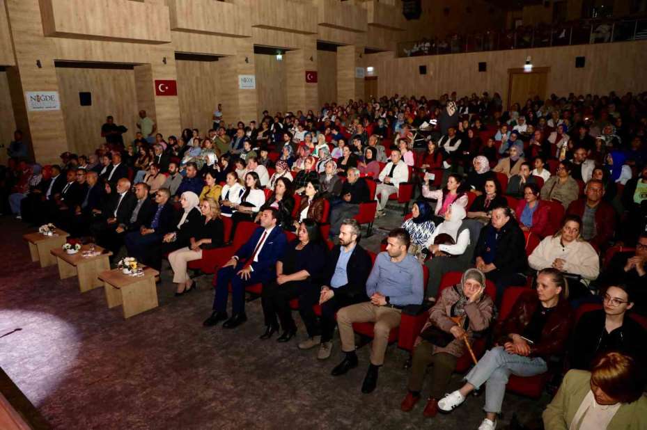 Niğde’de "Engelsiz Nağmeler" konseri yoğun ilgi gördü