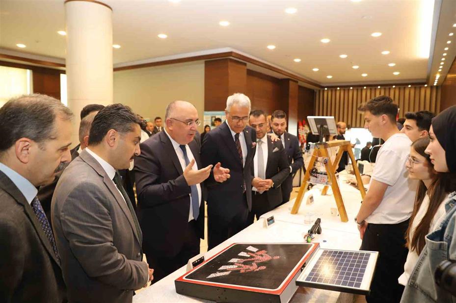 Öğrencilerin ‘Teknofikir’ projeleri ödüle layık görüldü