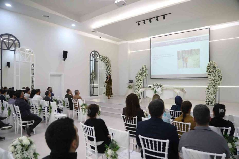 Melikgazi Belediyesi’nden Evlilikte İletişim semineri