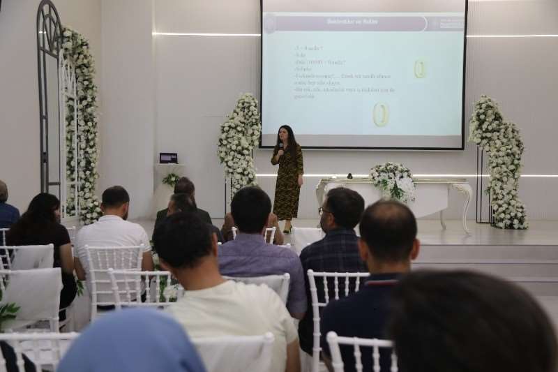 Melikgazi Belediyesi’nden Evlilikte İletişim semineri
