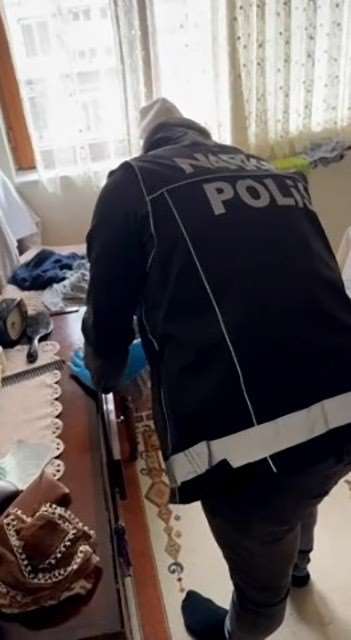 Sivas’ta uyuşturucu ticaretine yönelik yapılan operasyonda 8 kişi tutuklandı