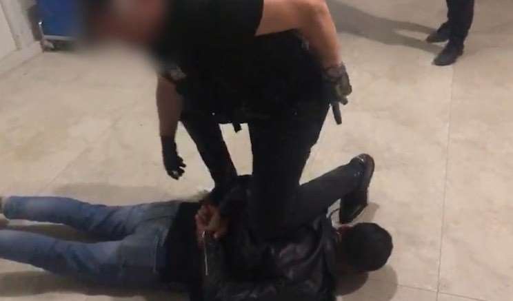 Kayseri’de kıyafete emdirilmiş 1 kilo 400 gram narkotik madde ele geçirildi