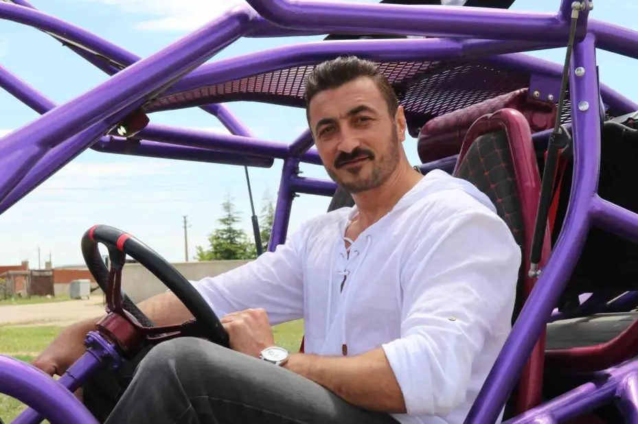 Filmden etkilendi 13 ayda 900 bin TL’ye elleriyle arazi aracını yaptı