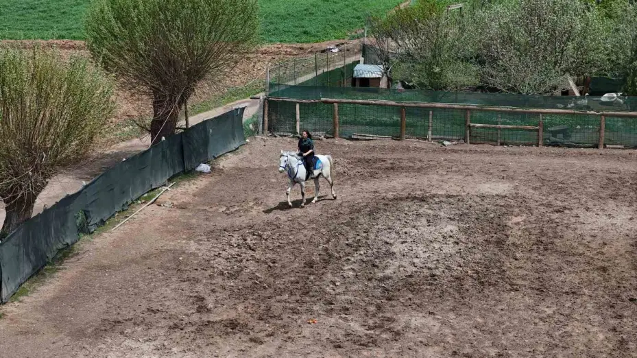 Tarihi dizilerde gördüler, biniciliğe merak saldılar