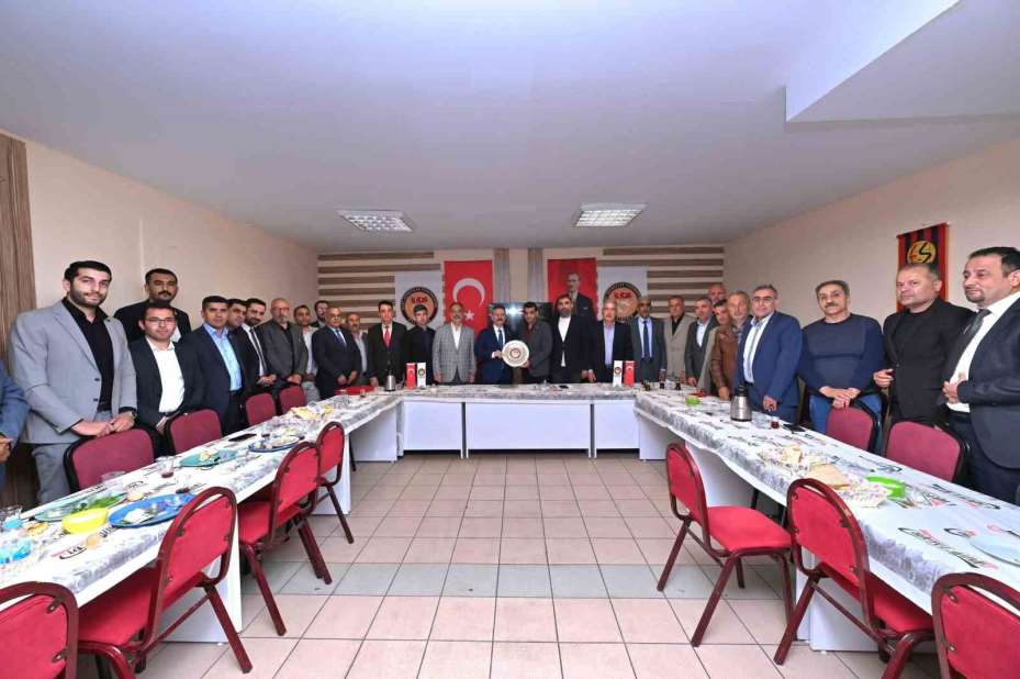 Vali Aksoy, Dost Dernekler Federasyonu’na iade-i ziyarette bulundu