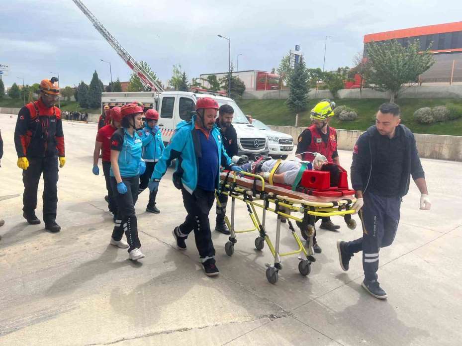 Endüstriyel kaza tatbikatı gerçeği aratmadı