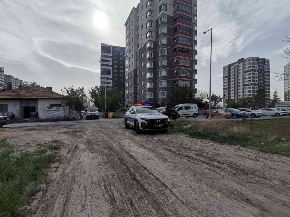 8. kattan düşen şahıs hayatını kaybetti