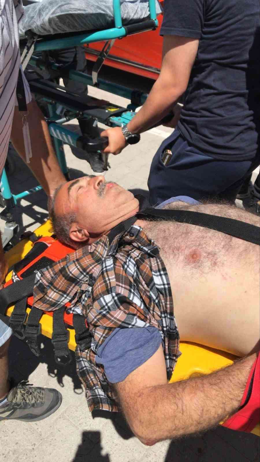 Dede ile torunu fotoğraf çektirirken Melendiz Çayı’na düştü