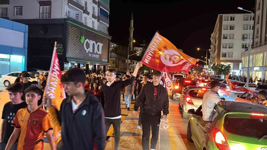 Kırşehir’de Galatasaray’ın şampiyonluk sevinci