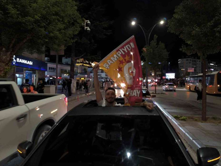 Kırşehir’de Galatasaray’ın şampiyonluk sevinci