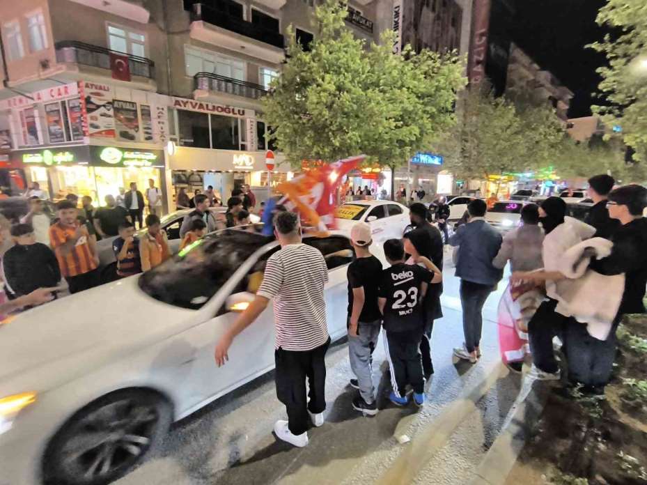 Kırşehir’de Galatasaray’ın şampiyonluk sevinci