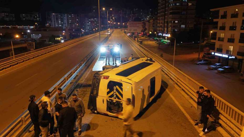Alkollü genç şehirde kabus yaşattı: Patronunu ve servis şoförünü gasp etti, kaza üstüne kaza yaptı