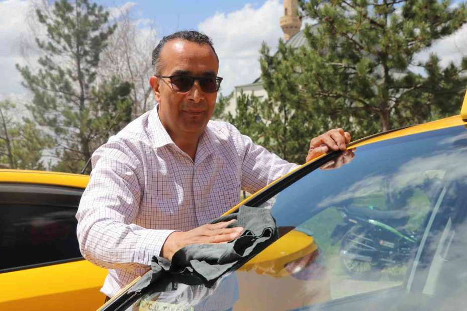 Taksisine hijyen köşesi kurdu, müşteri memnuniyeti katlandı