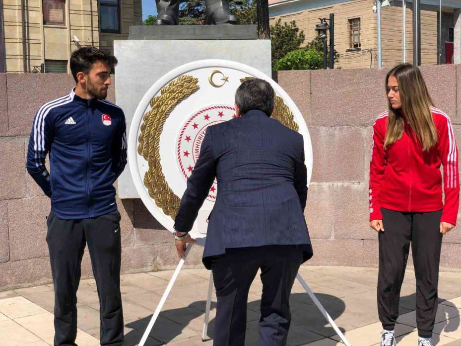 Vilayet Meydanı’nda Atatürk’ü anma töreni gerçekleştirildi