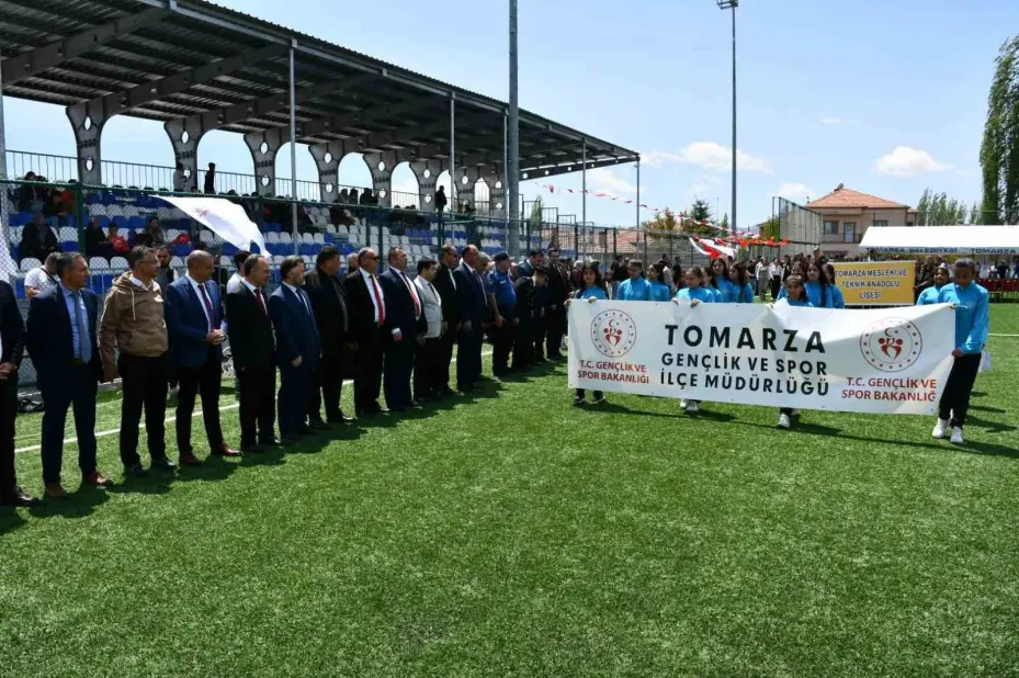 Tomarza’da 19 Mayıs coşkuyla kutlandı