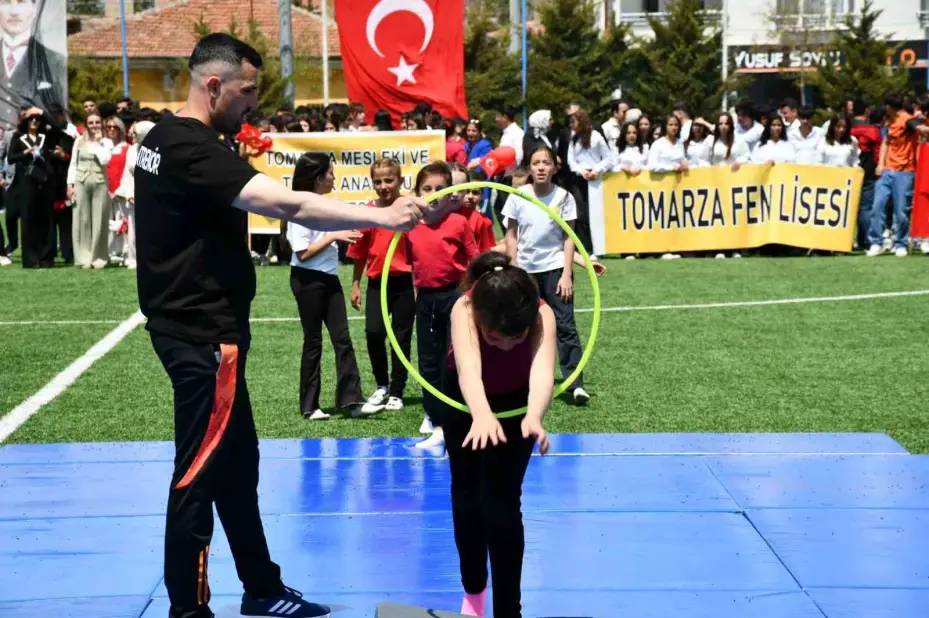 Tomarza’da 19 Mayıs coşkuyla kutlandı