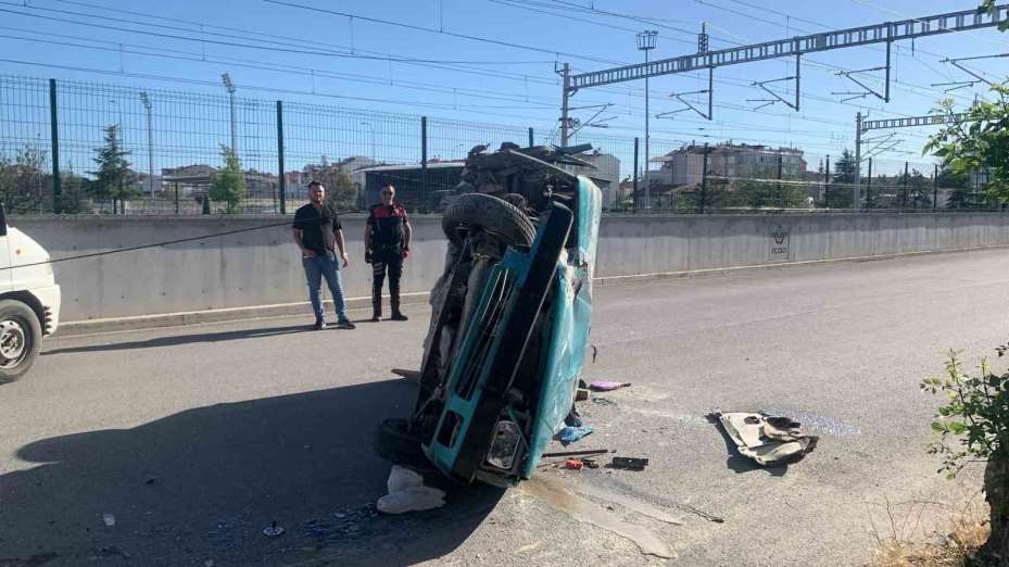 Karaman’da takla atan Tofaş demir yığınına döndü