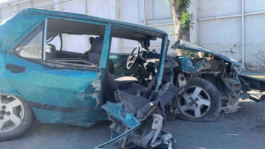 Karaman’da takla atan Tofaş demir yığınına döndü