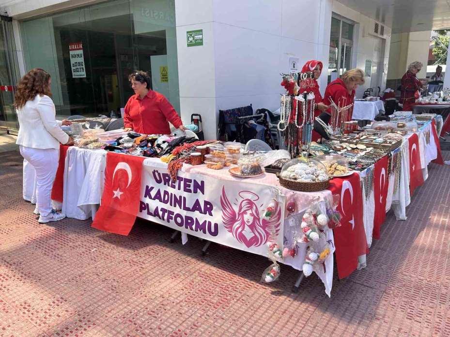Kadınların ürettiği el emeği ürünler ev ekonomisine katkı sağlıyor